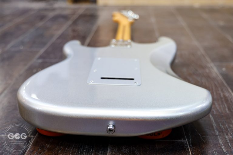 Fender H.E.R. Stratocaster in Chrome Glow