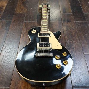 Gibson Les Paul Classic Ebony played by Peter 