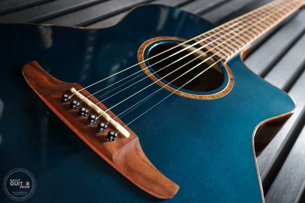 Fender Classic Newporter Ltd Edition in Cosmic Turquoise / 206