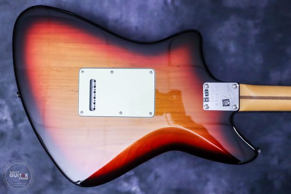 353 Fender Meteora Player Plus in Sunburst