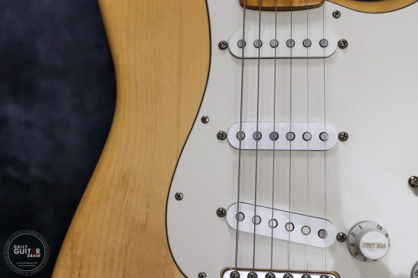358 Fender MIJ Stratocaster in Natural