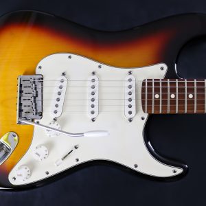 421 Fender American Series Stratocaster in Sunburst