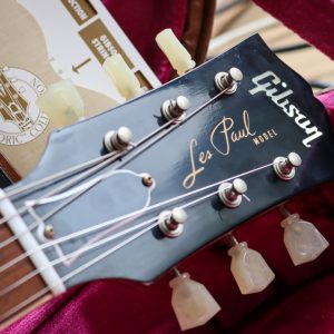 452 Gibson Custom Shop Les Paul R9 in Aged Cherry Burst